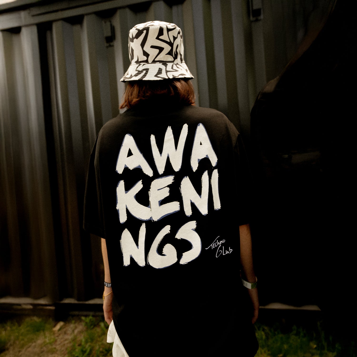 Awakenings Techno T-shirt Black – 220gsm Oversized Fit with AW